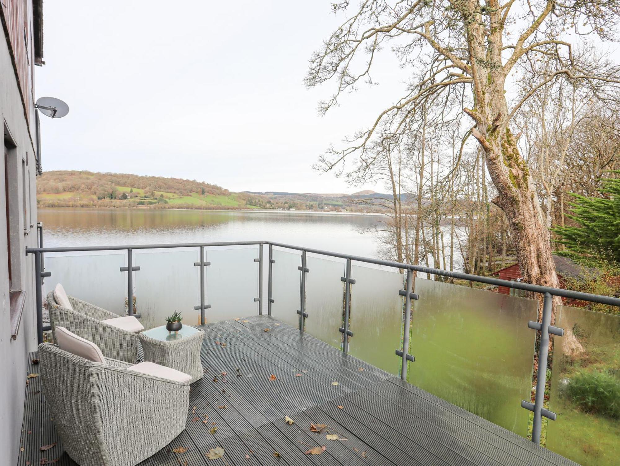 Vyrnwy Lakeside - Bala Lake Buitenkant foto